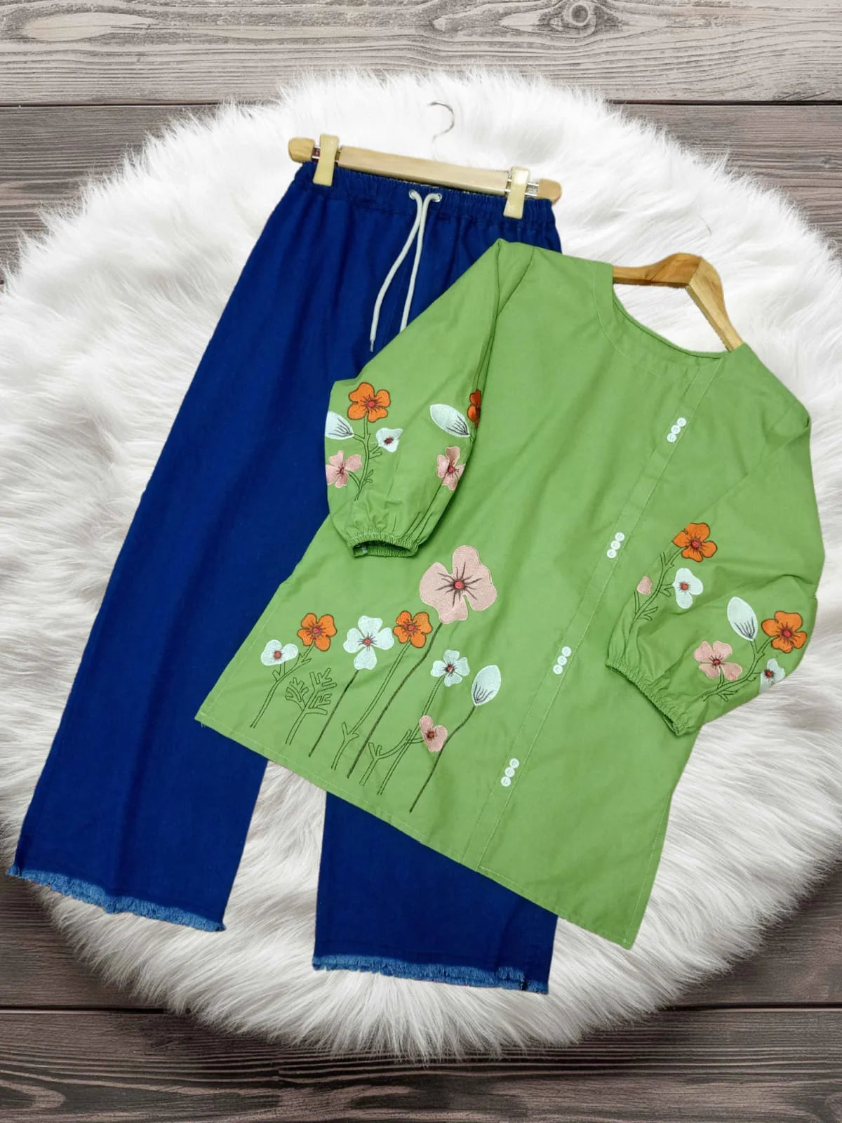 Flowers Embroidered Top&Jeans